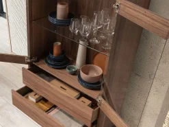 Vitrina|Angel Cerda Aparador alto em nogueira com tampo de vidro em imitação de mármore e iluminação interior 3075 Castanho