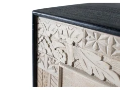 Outlet Giner y colomer Aparador com quatro portas e detalhes esculpidos à mão 195cm Branco