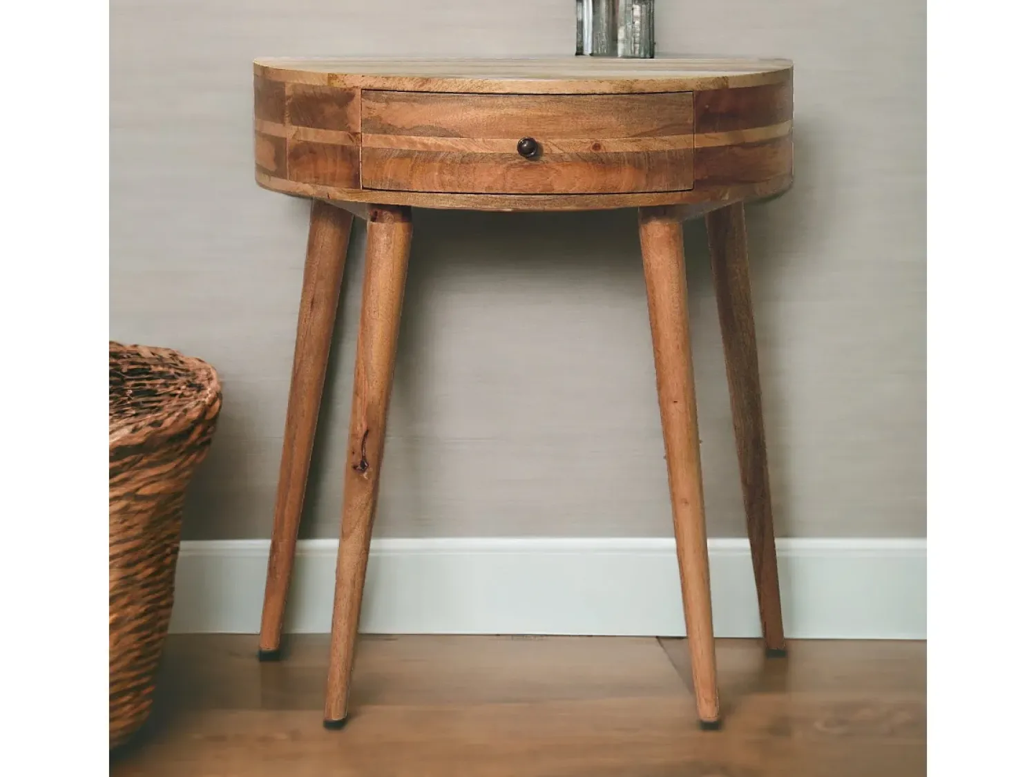 Consola* Artisan Furniture Madeira maciça Mesa Console Odyssey em Tom de Carvalho Castanho