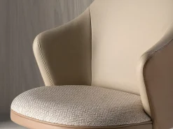 Banco*Angel Cerda Banco giratório em tecido creme marmorizado e couro sintético marrom 4232 Bege