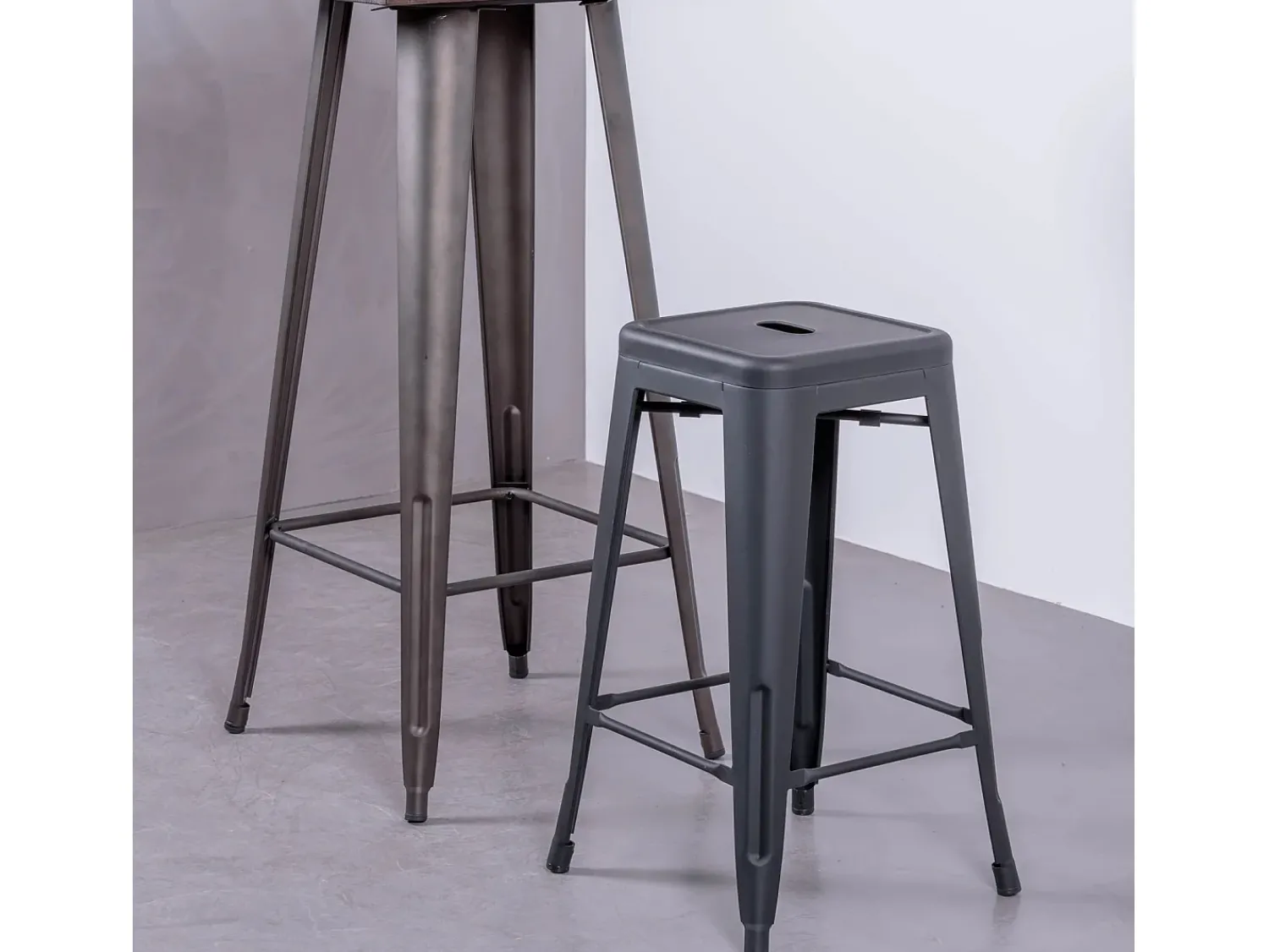 Nest Dream Banqueta empilhável de metal em aço (68cm) - Bistro -^ Banco
