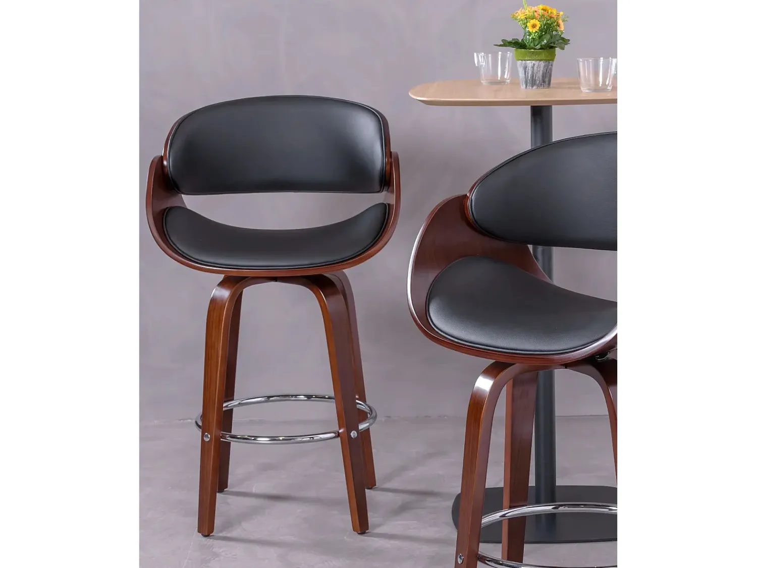 Banco*Nest Dream Banqueta escandinava em madeira de nogueira com almofada em couro sintético (66 cm) - Burrow - Preto