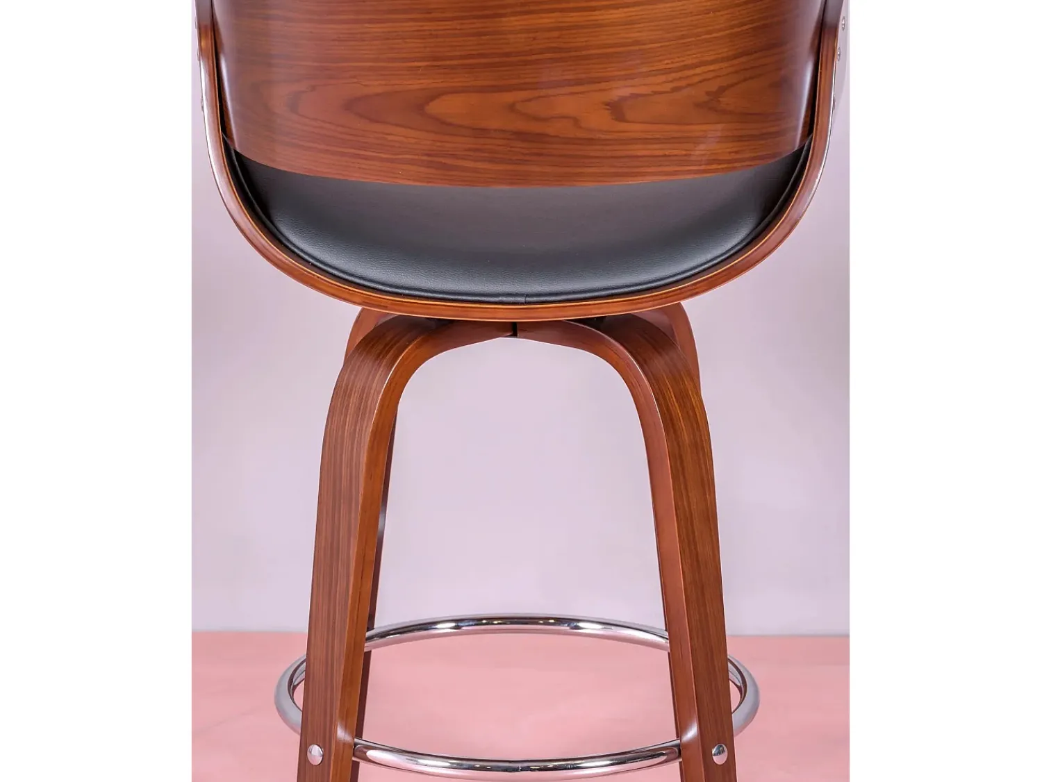 Banco*Nest Dream Banqueta escandinava em madeira de nogueira com almofada em couro sintético (66 cm) - Burrow - Preto
