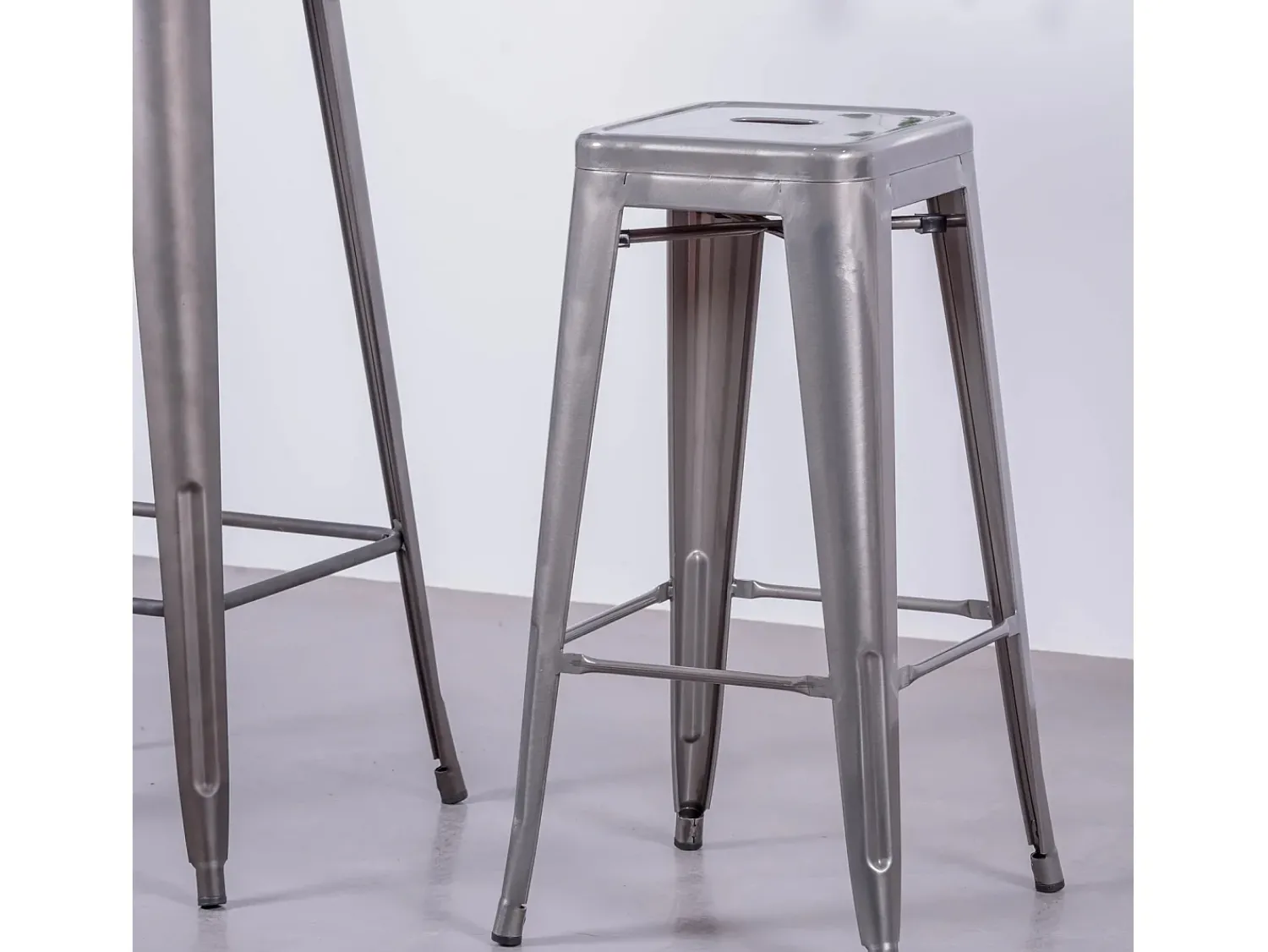 Banco|Nest Dream Banqueta industrial empilhável em aço metalizado (76cm) - Bistro - Metal Prateado
