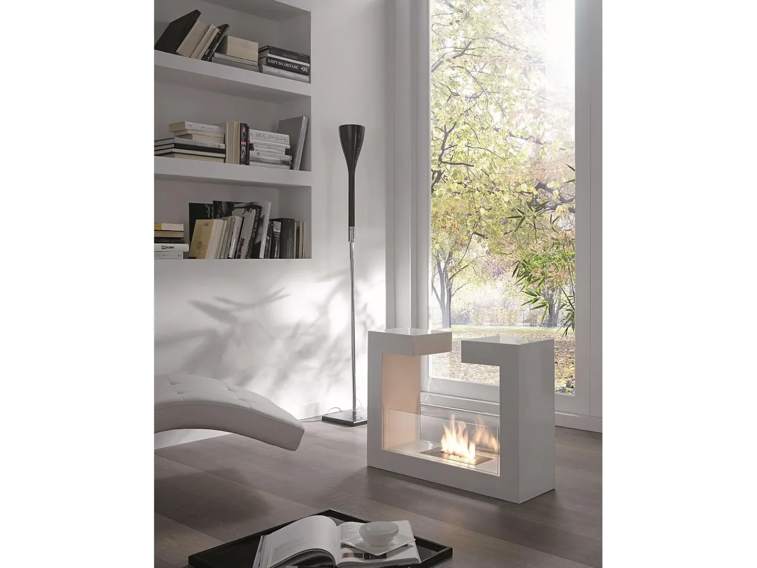 Biolareira de piso de design moderno Tete a tete 2 kW/h^ Lareira