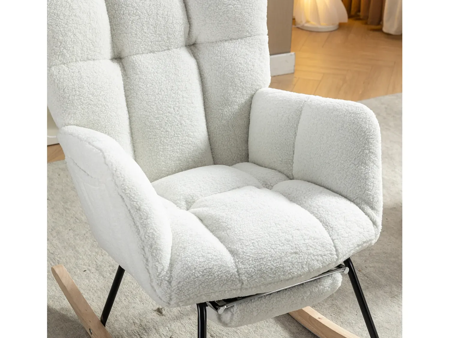 Poltrona*Hauss Spole Cadeira de balanço com apoio de braços e apoio para os pés removível, em tecido Teddy Branco