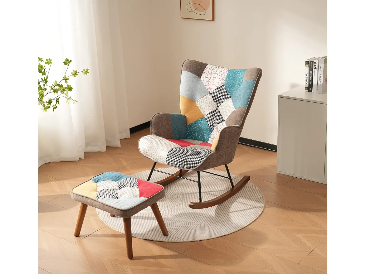 Poltrona*Hauss Spole Cadeira de baloiço com patchwork multicolorido e apoio para os pés 69,5 x 50 x 88,5 cm Castanho