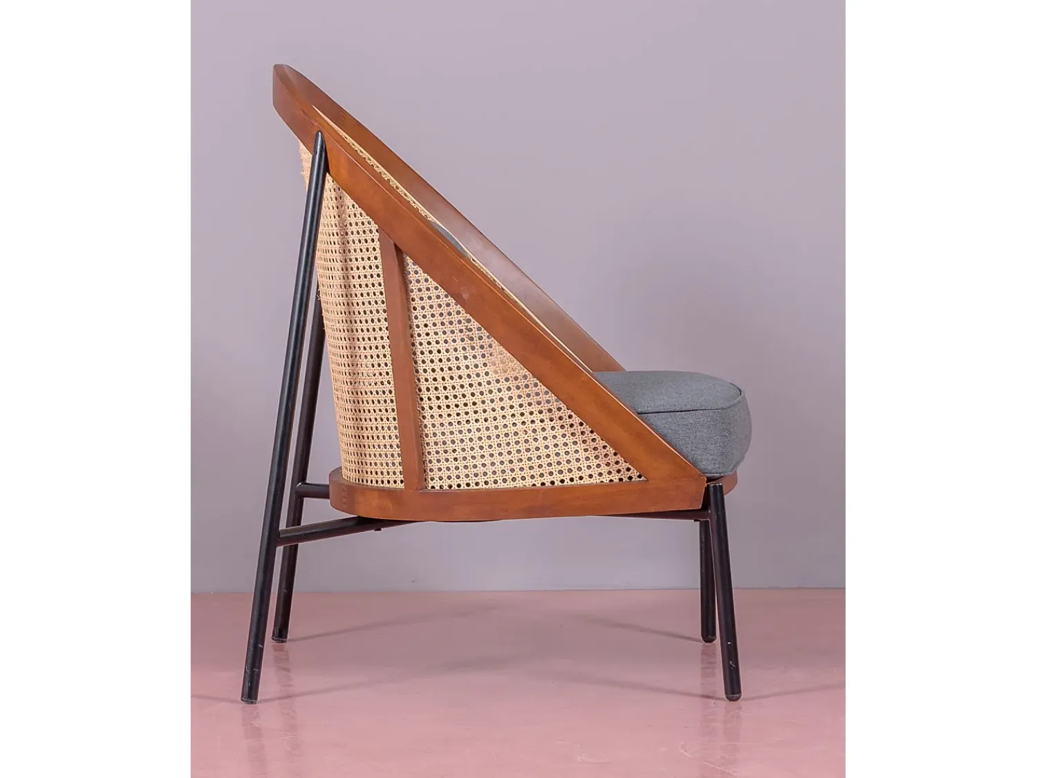 Poltrona|Nest Dream Cadeirão retro vintage em madeira de nogueira e rotim natural - Robín - Noz Natural escuro