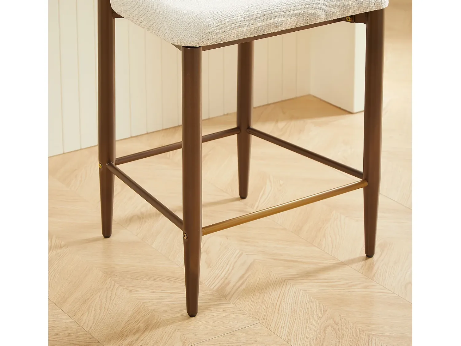 Banco*Hauss Spole Conjunto de 2 bancos de bar, com 94 cm de altura - Estrutura em metal castanho e dourado - Tecido Bege