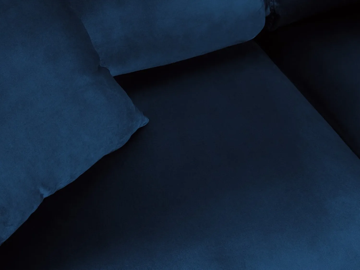 Best Cosmopolitan Design - Sofá convertível de canto direito com caixa de arrumação "Kyoto" 5 lugares em veludo azul real - 243x194x88cm Azul escuro