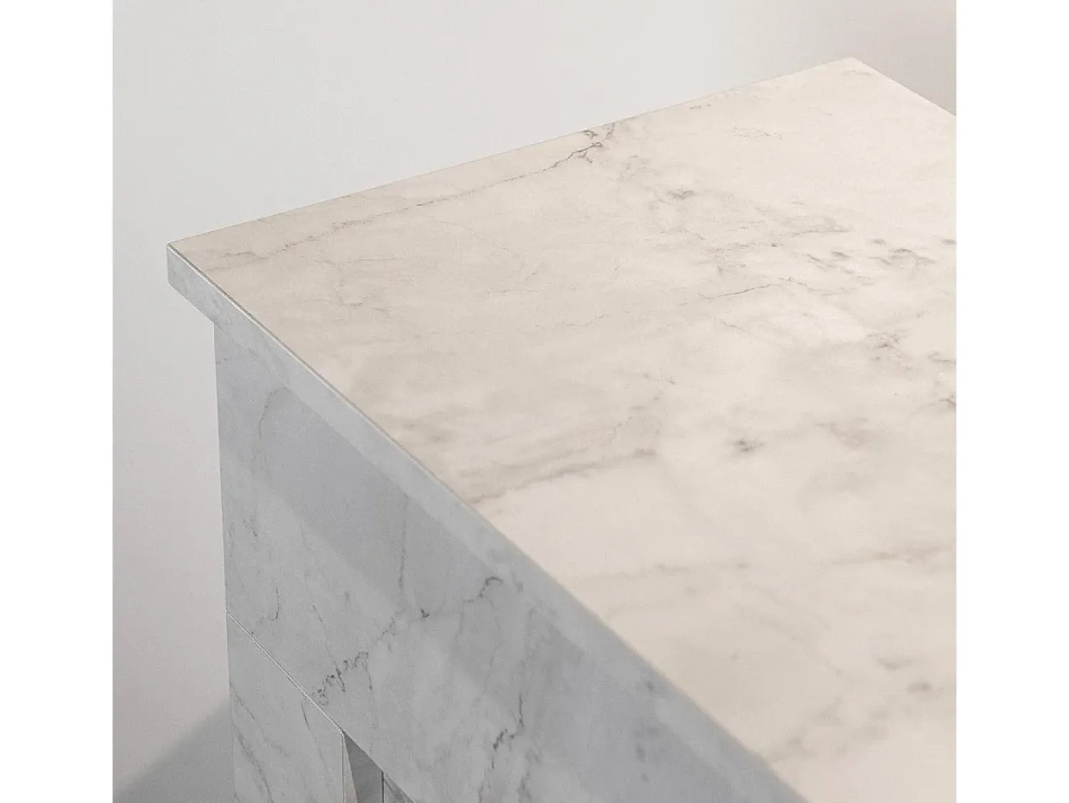 Lareira a bioetanol de piso BELLINI em madeira com efeito mármore Fabricado na Itália L96 x D35 x H96 Branco