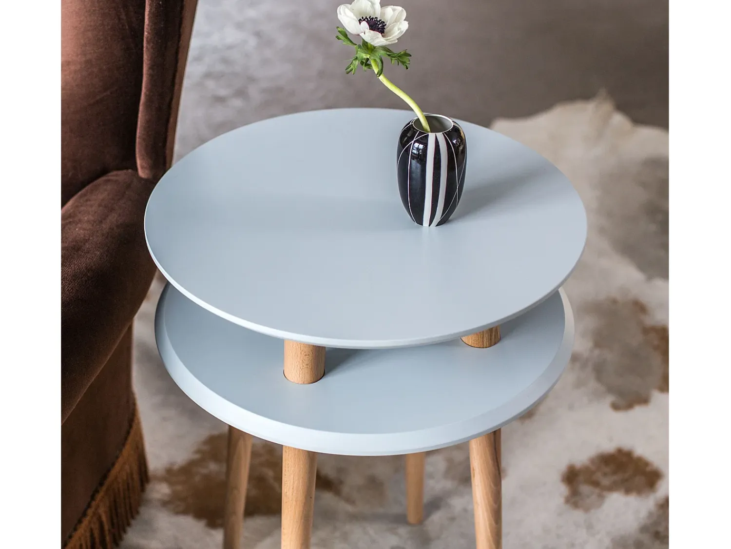 Mesa De Apoio| Mesa de apoio de dois níveis dimensões 45 cm x altura 61 cm Ufo Branco Giz Creme