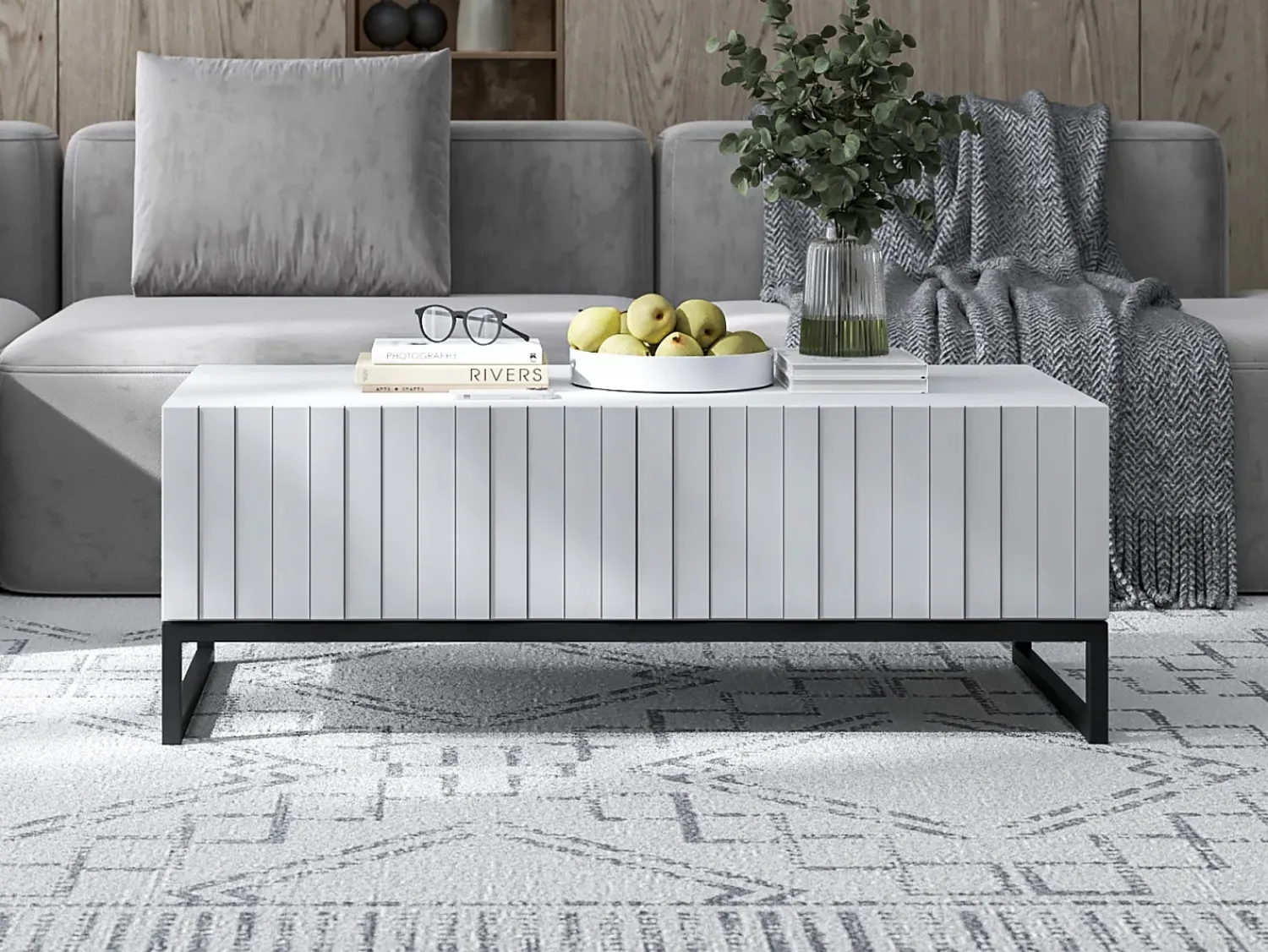 Mesa de centro com 2 portas - Corpo mate, frentes estriadas mate - 110 cm, Estrutura metálica preta^ Mesa De Centro