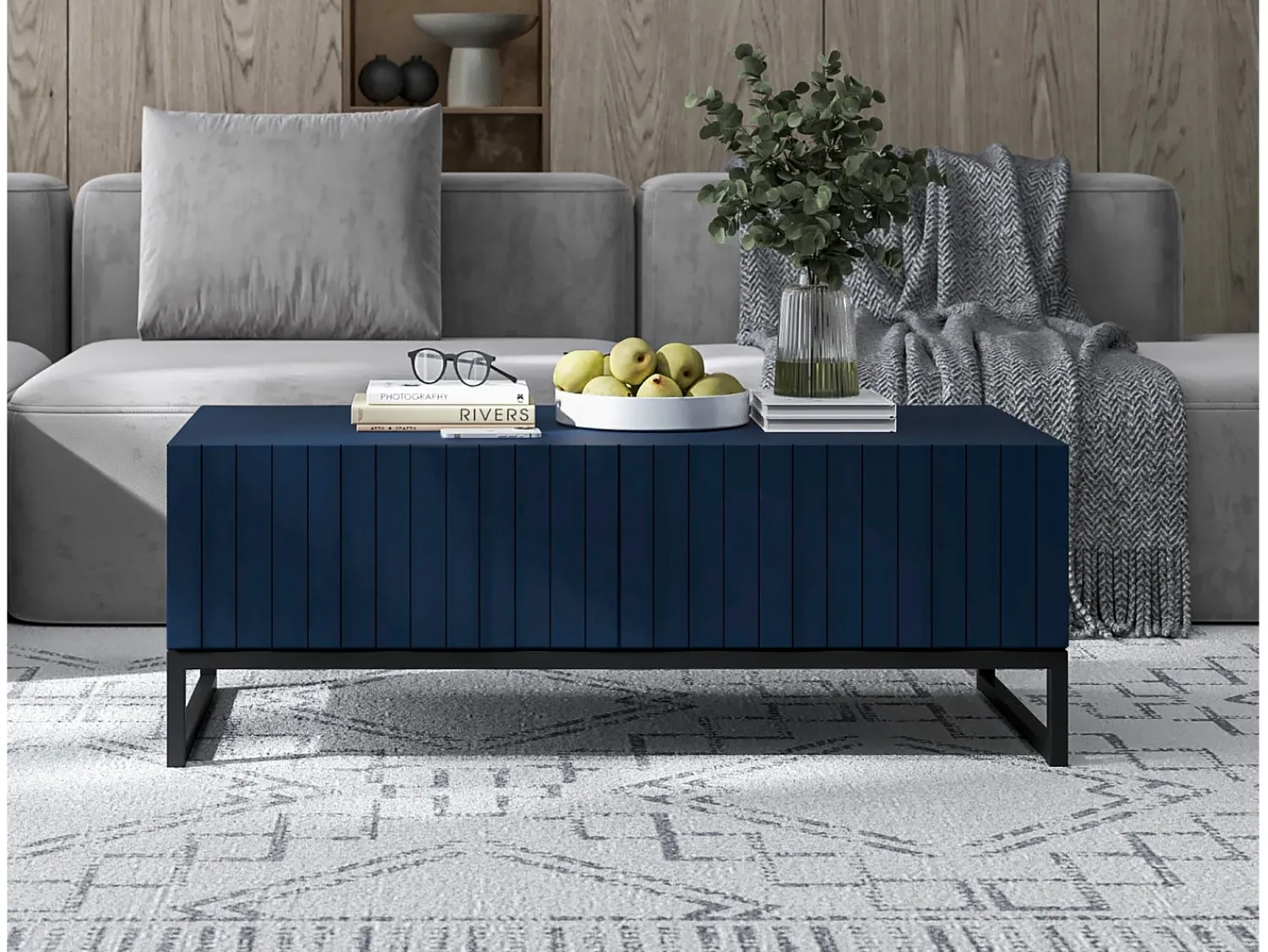 Outlet Mesa de centro com 2 portas - Corpo -marinho mate, frentes estriadas -marinho mate - 110 cm, Estrutura metálica preta Azul