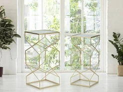 Dmora Mesa de centro George, Mesa de centro baixa, Porta-revistas para sofá, Estante de sala, Ouro, 32x32 h68 cm Dourado