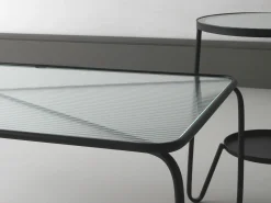 Mesa De Centro* Mesa de centro metálica com vidro Preto