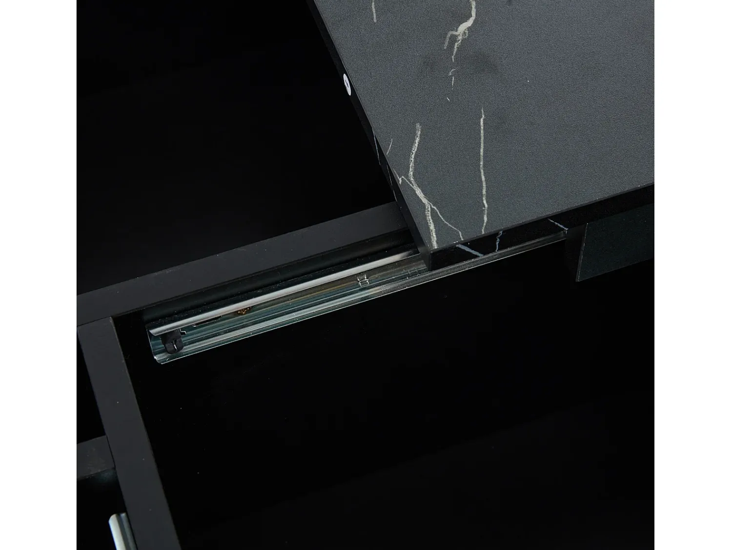 Mesa De Centro*Hauss Spole Mesa de centro quadrada com acabamento em folheado de mármore , tampo modular com 4 secções e gavetas integradas. Preto