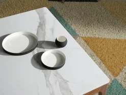 Angel Cerda Mesa de centro quadrada em porcelana, mármore e nogueira 2042^ Mesa De Centro