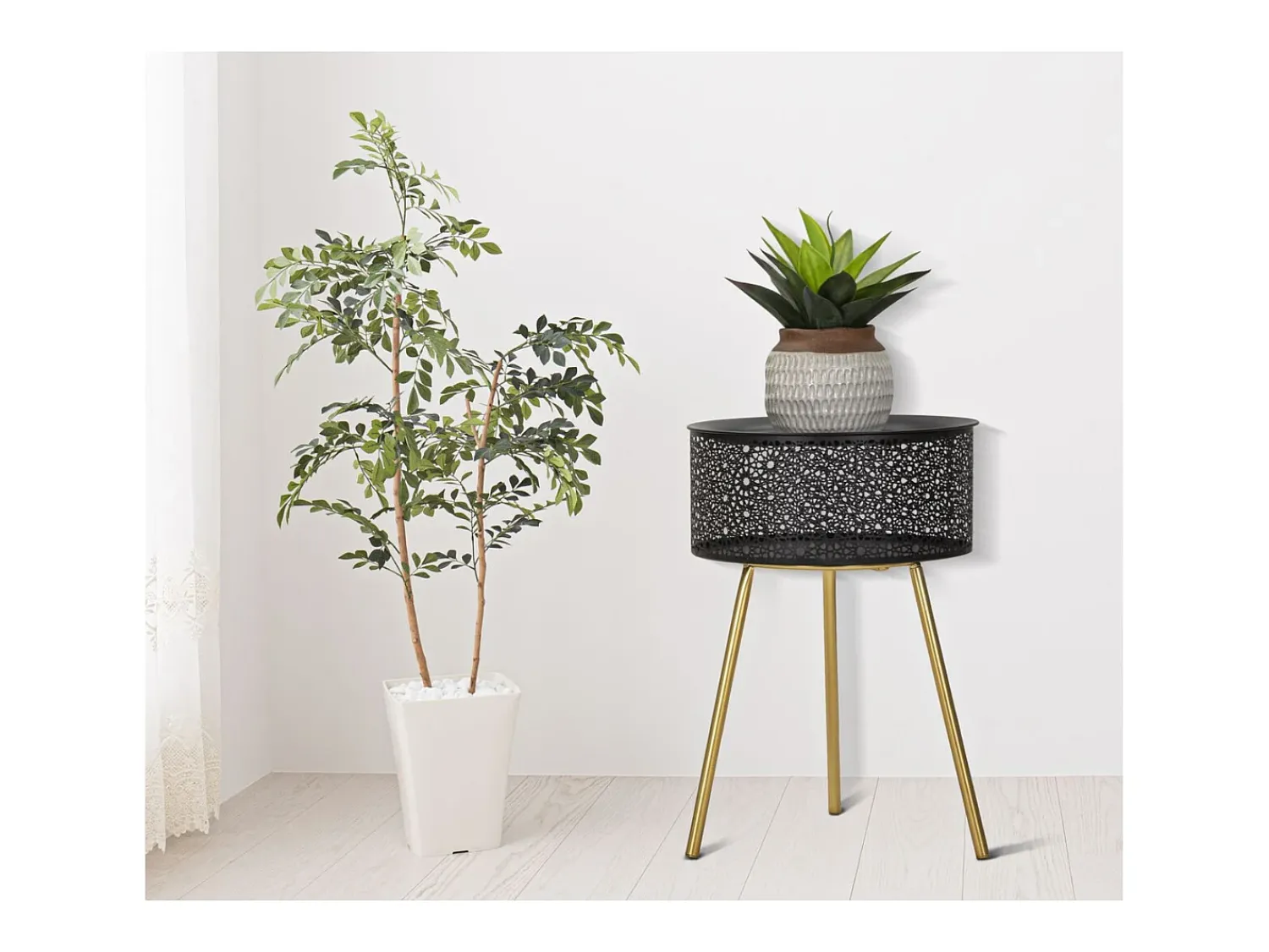 Hot Mesa de Centro VKH523, Preto, 35x35x50 cm, Kendra Home Dourado