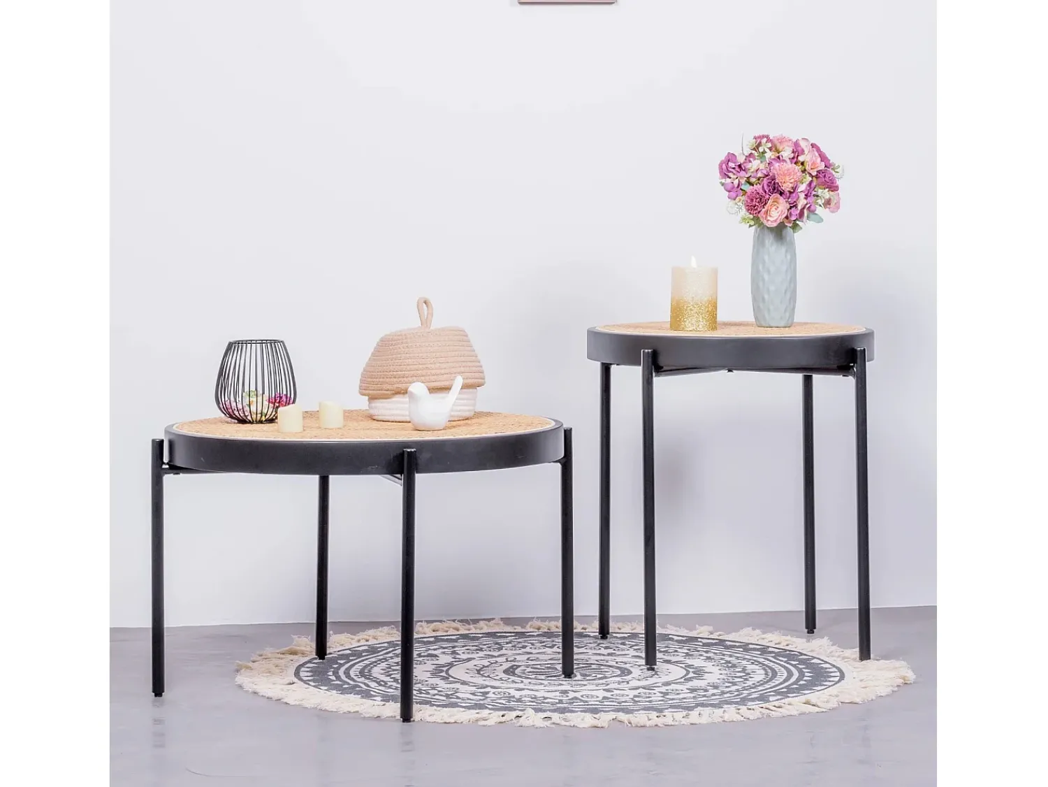 Nest Dream Mesa lateral retrô com detalhes em rattan natural (46cm) - North - Preto