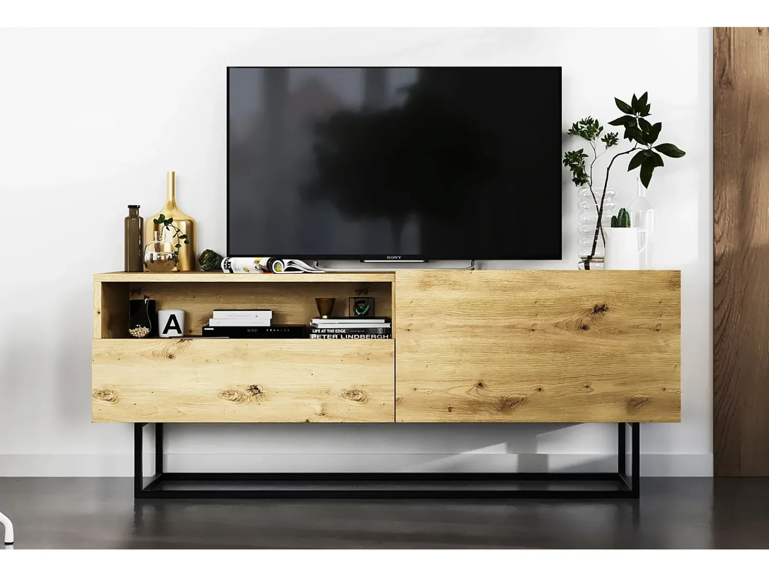Móvel de TV com 1 porta, nicho e gaveta – corpo Carvalho artesanal fosco, frentes Carvalho artesanal fosco – 120 cm, estrutura em metal preto^ Móvel De Tv