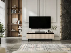 Sale Móvel de TV com 2 portas - Corpo Caxemira mate, frentes ranhuradas Caxemira mate - Estrutura em metal preto, 140 cm Bege