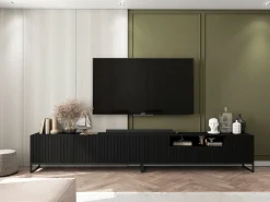 Móvel de TV com 4 portas – Corpo mate, frentes caneladas mate – 150 cm, estrutura em metal^ Móvel De Tv