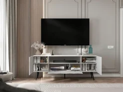 Móvel De Tv* Móvel de TV com 3 portas e nicho – Estrutura mate, frentes ranhuradas mate – 150 cm, pés pretos Branco