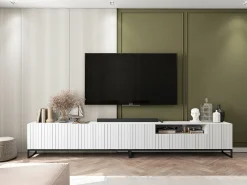 Outlet Móvel de TV com 3 portas e nicho – Corpo fosco, frentes caneladas fosco – 150 cm, estrutura metálica preta Branco