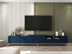 Móvel De Tv* Móvel de TV com 3 portas e nicho – Corpo -marinho mate, frentes ranhuradas -marinho mate – 150 cm, estrutura metálica Azul