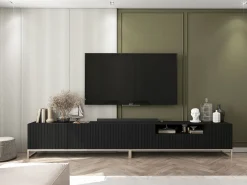 Móvel De Tv* Móvel de TV com 7 portas e nicho – corpo mate, fachadas caneladas mate – 300 cm, estrutura metálica Preto