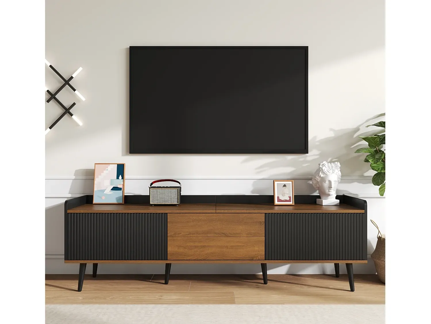 Móvel De Tv|ModernLuxe Móvel para TV 160×39×49,5 cm - com 3 portas - acabamento madeirado - pés de madeira maciça - MDF + painel de partículas - preto e natural Preto / Natural claro