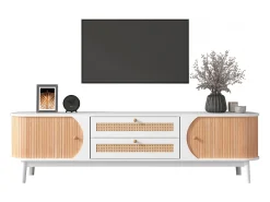 Móvel De Tv* Móvel para TV em madeira natural com portas, gavetas e laterais em rattan. Branco