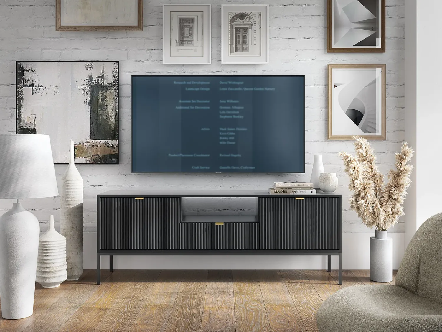 Best Móvel TV: , , 154 x 56 x 39 cm, puxadores dourados Preto