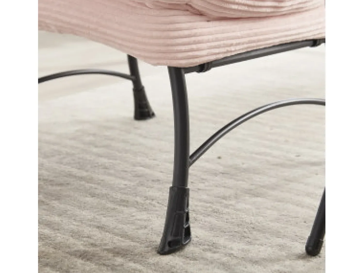Poltrona*Hauss Spole Poltrona com apoio para os pés - Estrutura em aço - Tecido Rosa