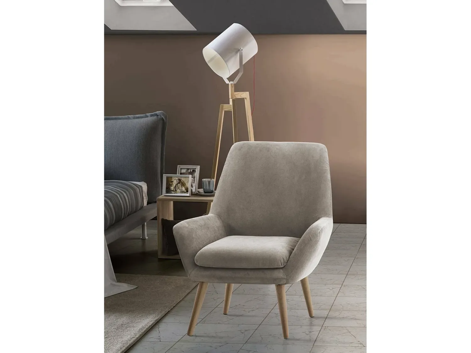 Poltrona*Talamo Italia Poltrona Dabdall, Poltrona design para sala, 100% Fabricado na Itália, Poltrona relaxante em tecido acolchoado, 80x70h95 cm, Taupe Cinzento