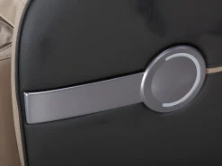 Vente-unique Poltrona de massagens KASOU em pele sintética com sistema de gravidade zero - Bluetooth e LEDs - Bege^ Poltrona