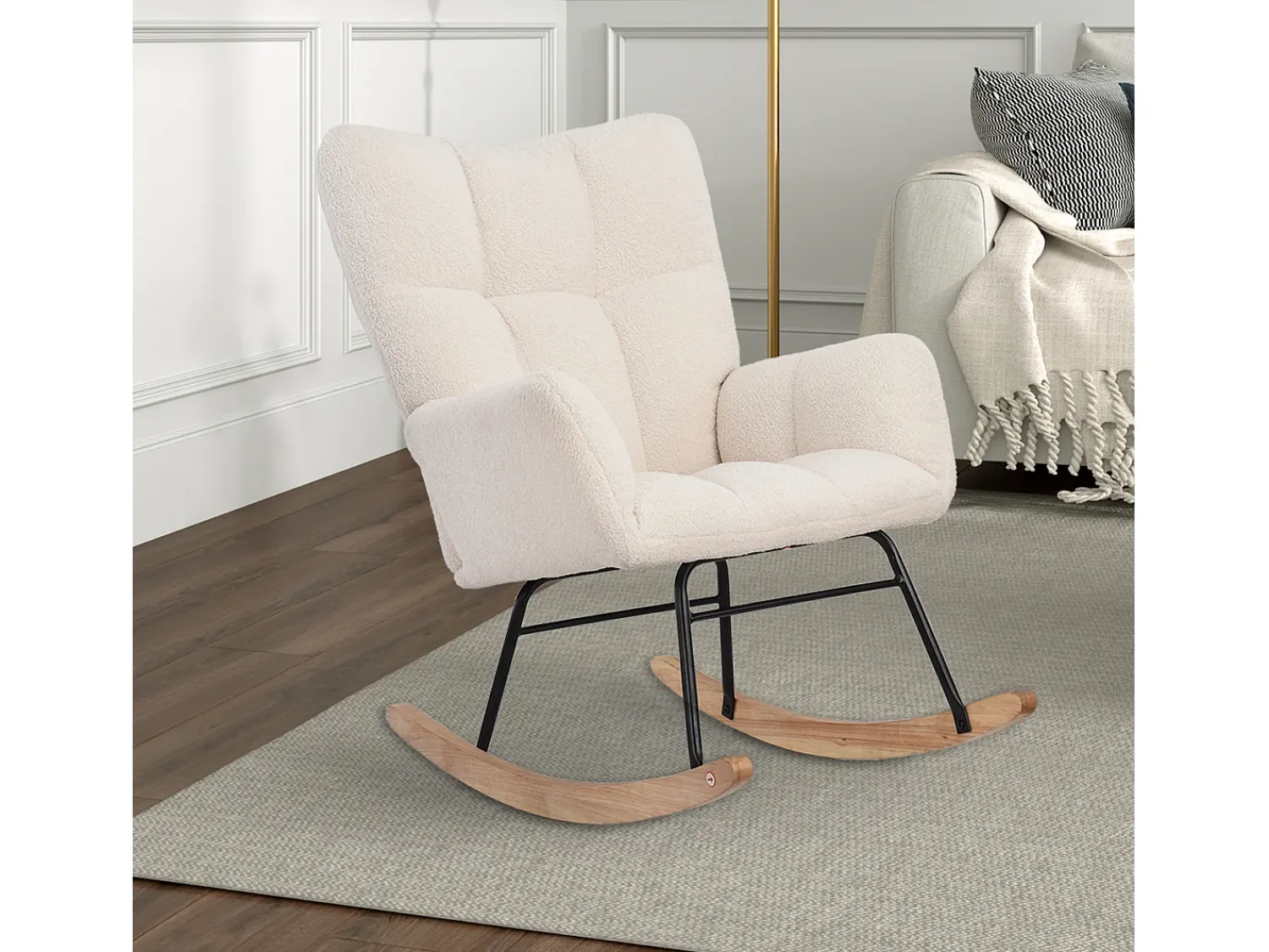 Poltrona estofada com estampa xadrez suave, ideal para sala de estar e quarto, com função de balanço e capacidade de peso de 120 kg, na cor .^ Poltrona
