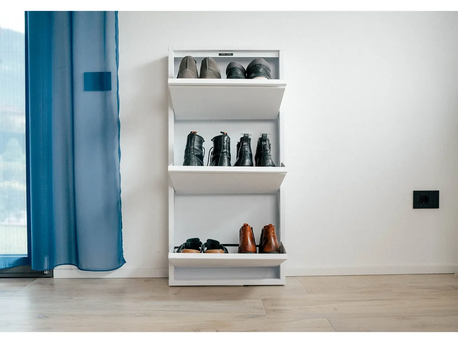 Dmora Sapateira 0, Sapateira com portas sanfonadas para entrada em metal, Sapateira linear moderna em , 50x15h103 cm, com 3 portas^ Móvel De Arrumação|Sapateira