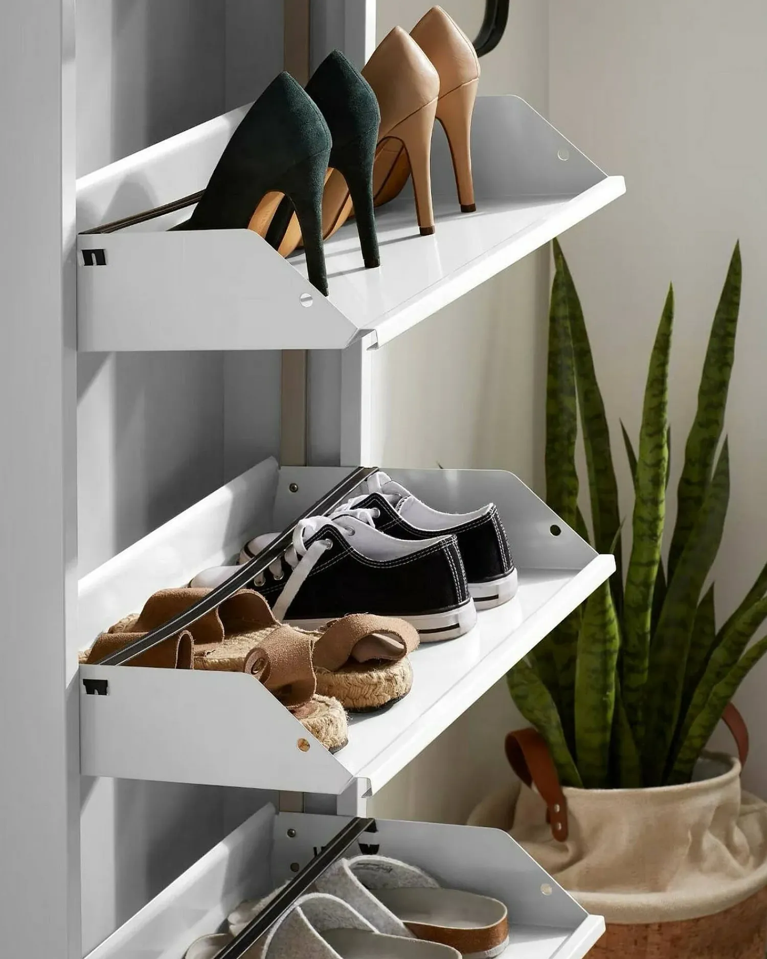Dmora Sapateira 0, Sapateira com portas sanfonadas para entrada em metal, Sapateira linear moderna em , 50x15h103 cm, com 3 portas^ Móvel De Arrumação|Sapateira