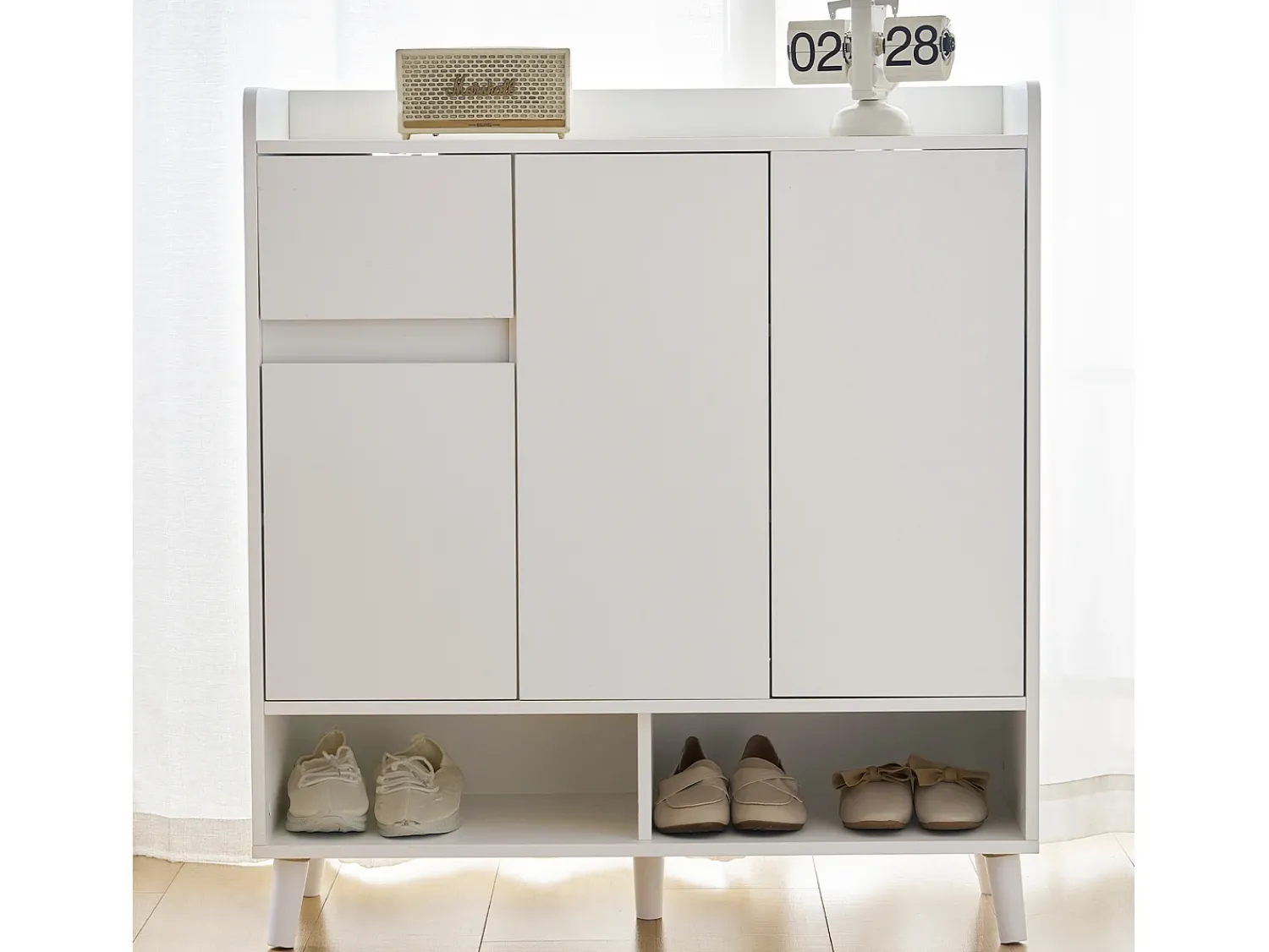 Móvel De Arrumação|Sapateira|Hauss Spole Sapateira branca com 1 gaveta e 3 portas, prateleiras reguláveis, 90x35x99 cm Branco