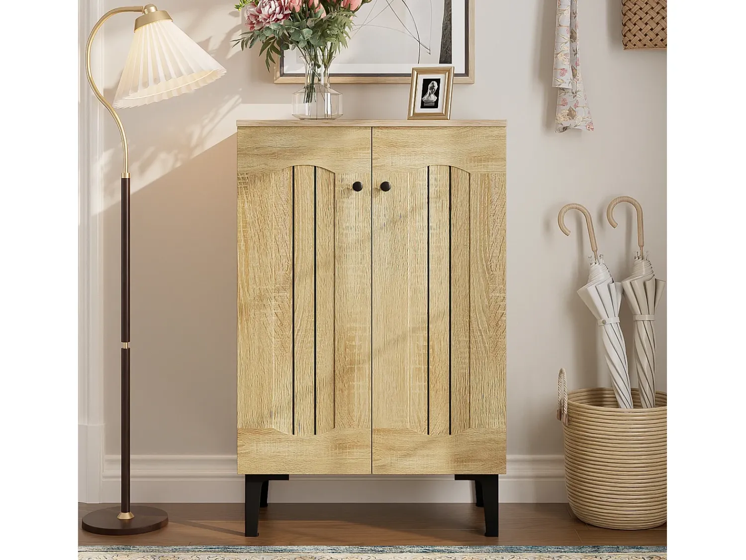 Móvel De Arrumação|Sapateira|Hauss Spole Sapateira com 2 portas - prateleiras ajustáveis - Cor: madeira e preto Natural claro