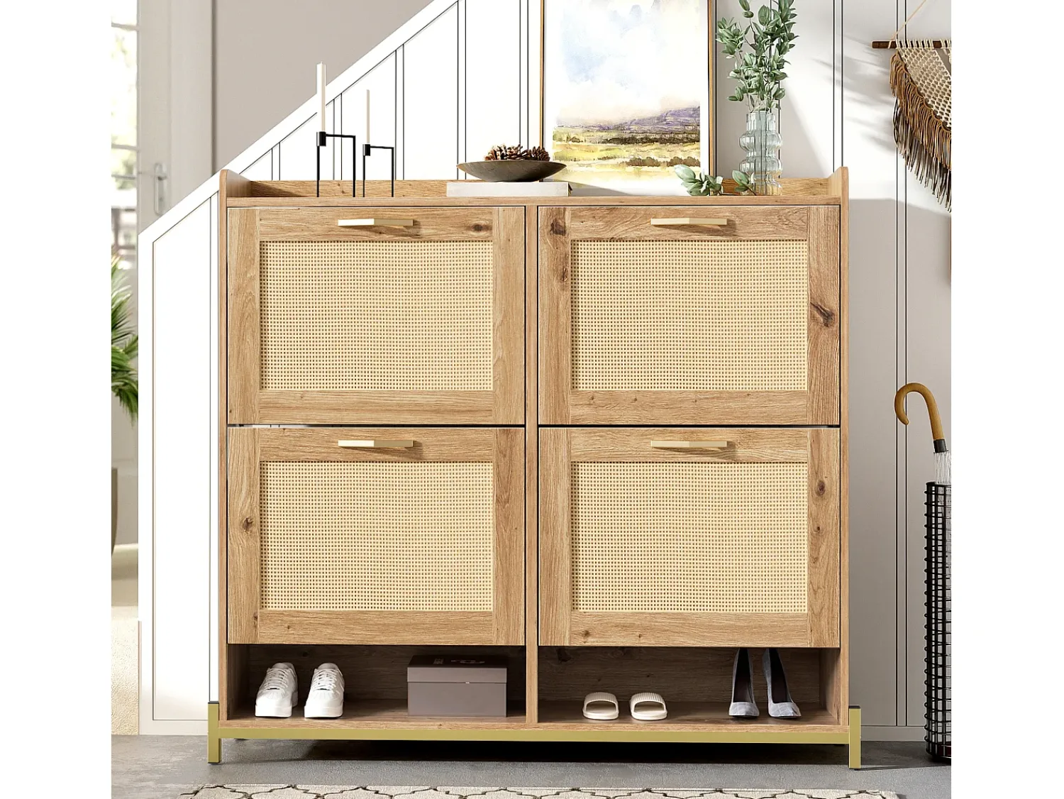 Móvel De Arrumação|Sapateira|Hauss Spole Sapateira em madeira com quatro gavetas suspensas, portas em verga, dimensões: 108,5 x 24 x 100 cm Natural claro