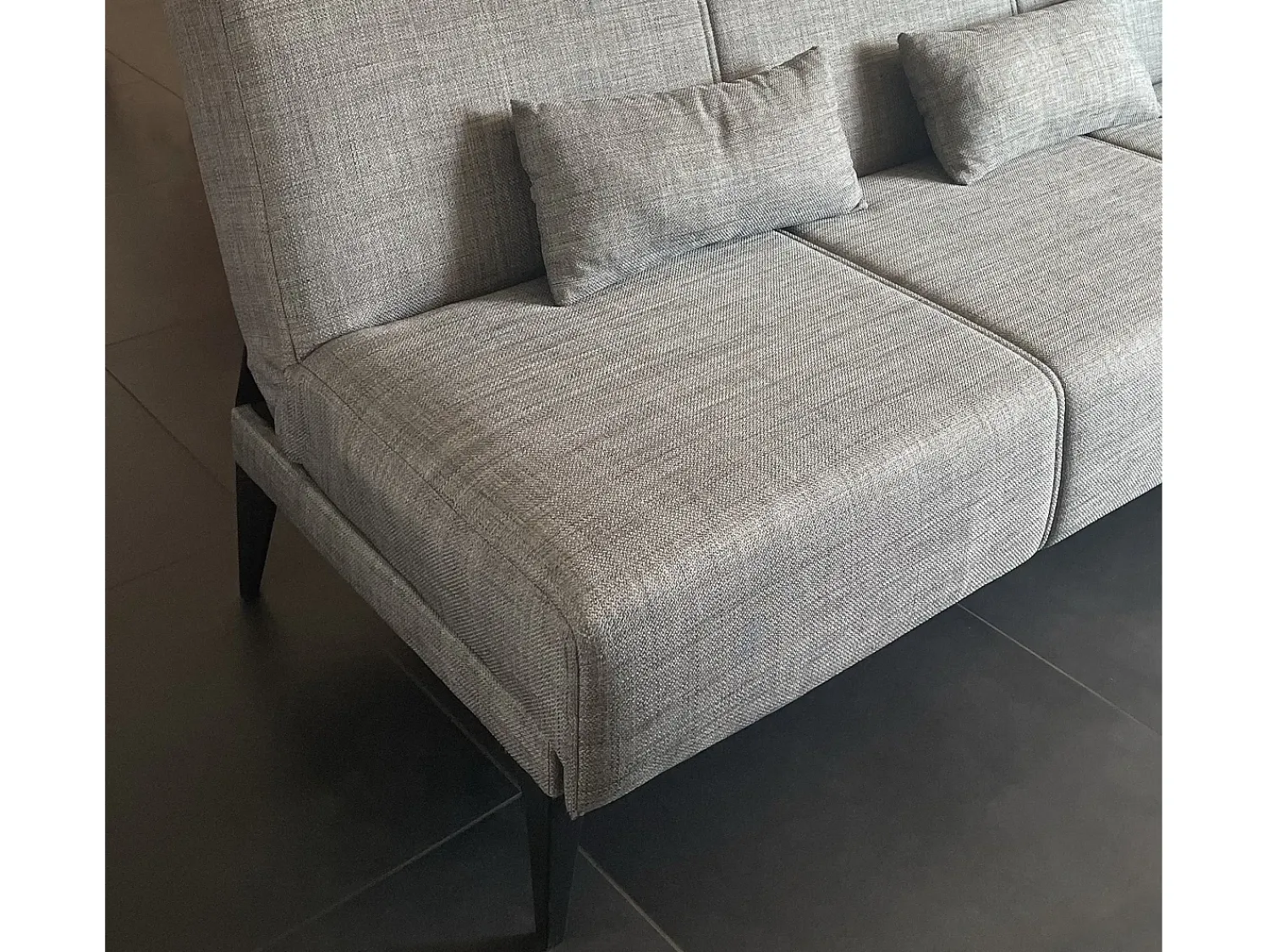Dmora Sofá cama Hugo, Sofá cama de tecido, Sofá cama com abertura click-clack, Sofá cama com almofadas, 190x70h80 cm, Cinza^ Sofá