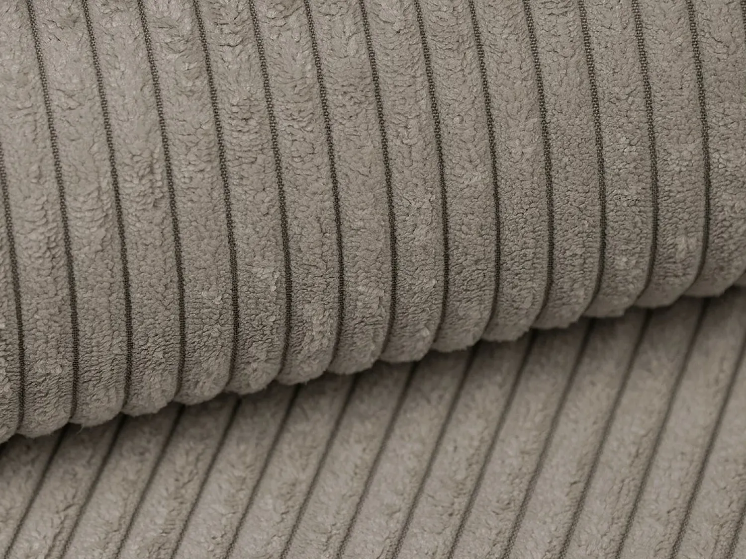Hot Vente-unique Sofá de 3 lugares assento profundo em veludo canelado design PINETA Taupe