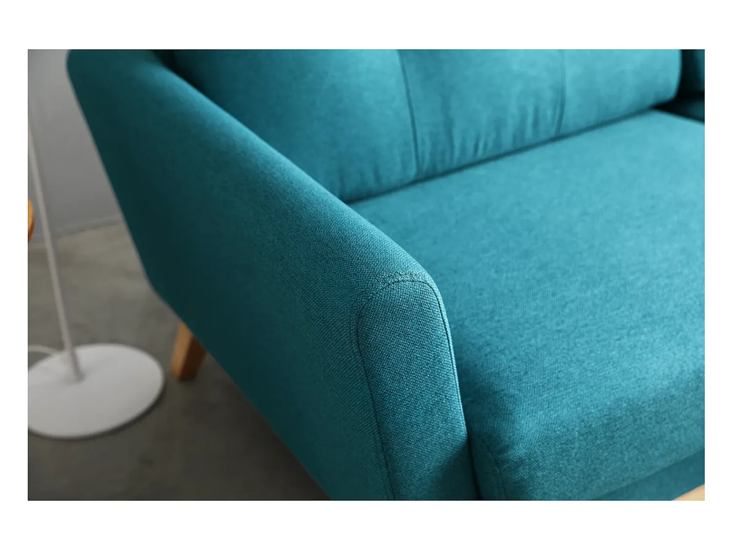 Sofá|Concept-Usine Sofá Escandinavo de 3 Lugares Azul Pato HOGA com Almofadas - Design Atípico e Confortável Azul esverdeado