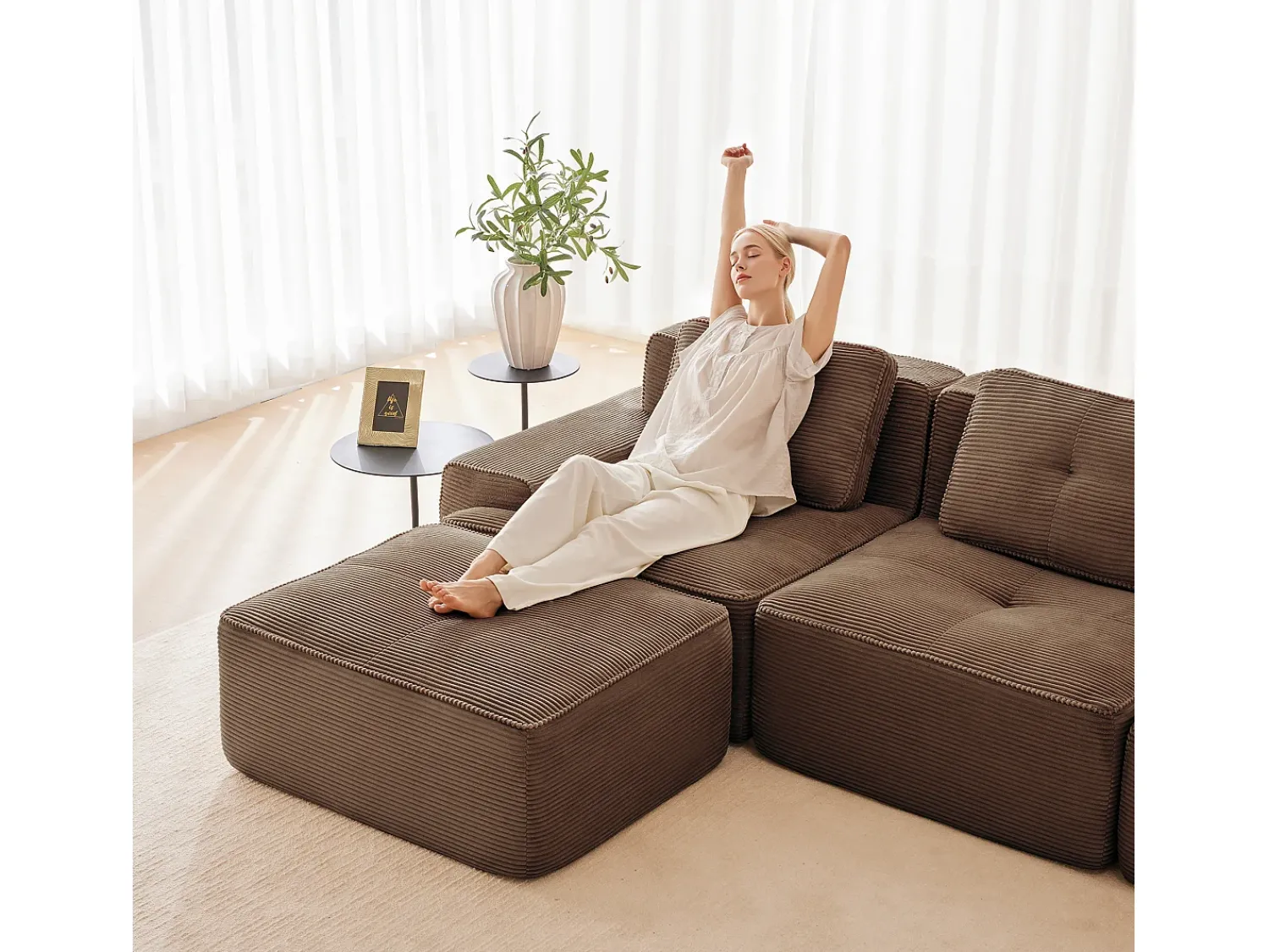 Sofá|DripeX Sofá Modular 2 lugares em Veludo cotelê, com puff e 2 almofadas, 204x177x69cm, Marrom Castanho