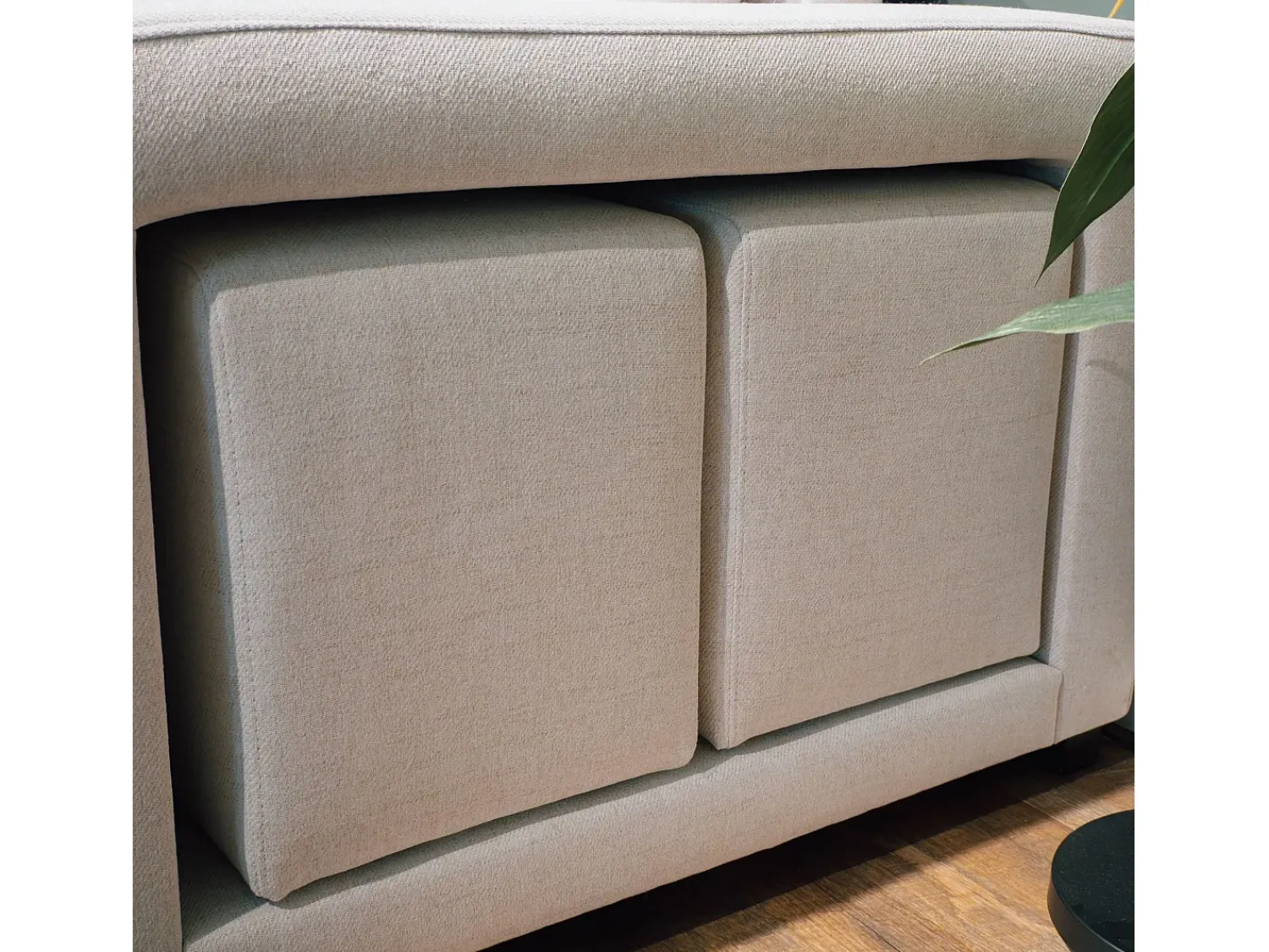 Sofá| Sofá-cama 3 lugares chaise longue reversível lado direito/esquerdoche com 2 pufes (248 x 117 x 90 cm) - AVERY Bege
