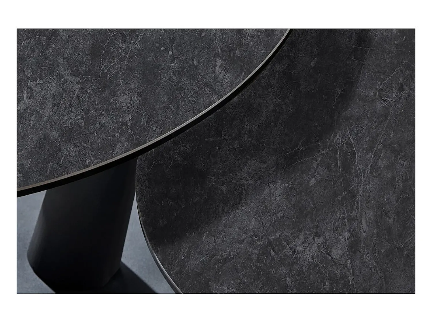 Meublorama Table baixa VIRELLO – Mesa de centro redonda Ø80 cm – Pedra natural cinza escura & metal – Design contemporâneo e robusto^ Mesa De Centro