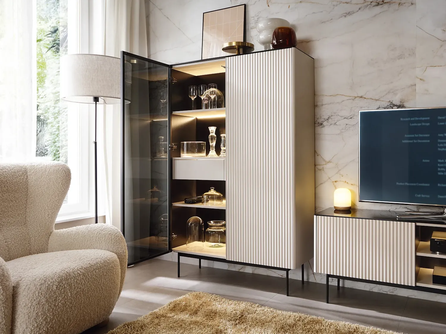 Vitrina| Vitrine, Caxemira, 107 x 163 x 39 cm Bege